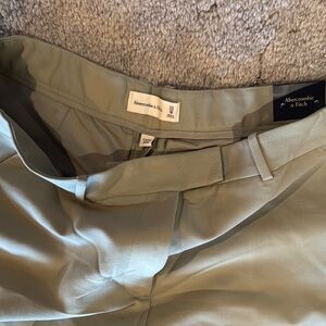 Abercrombie & Fitch Green Chinos with Matte Finish